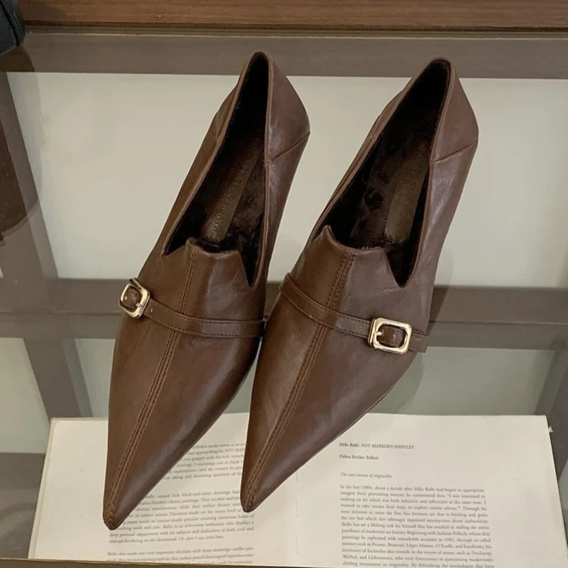 Elegante Kitten Heel Damespump - Formal Belt Leather Thin recensie en prijs
