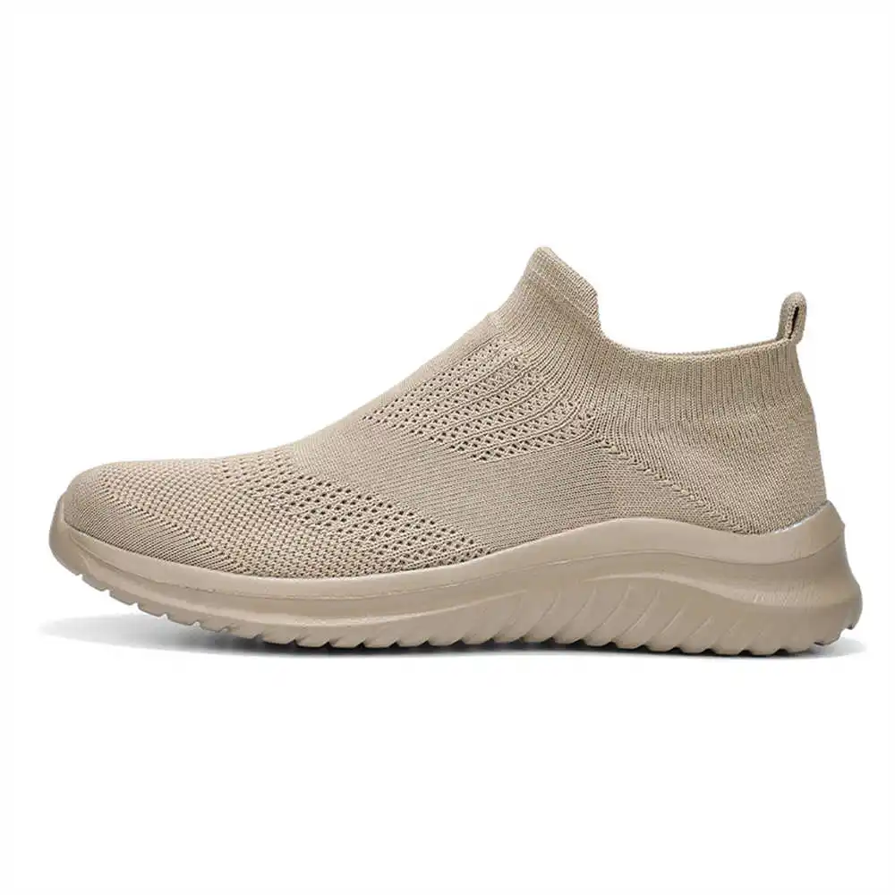 Beige Zachte Nieuwe Nieuwighei - Men Formal Wear With Sneakers recensie en prijs