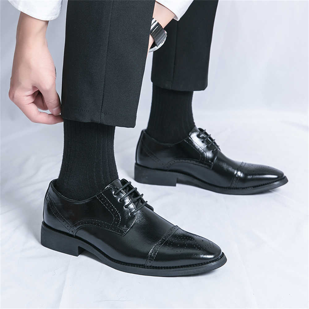 Nummer 44 Semi-formele hardloo - Men Formal Wear With Sneakers recensie en prijs